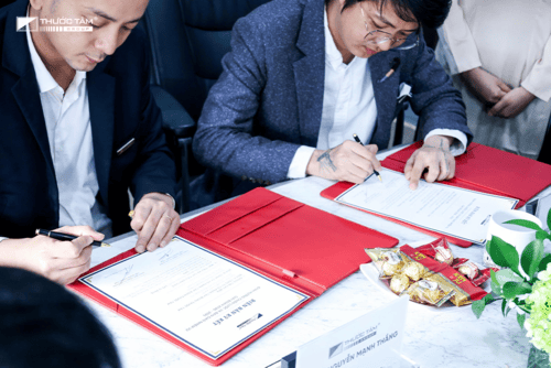 Lễ k&yacute; kết giữa c&aacute;c đơn vị th&agrave;nh vi&ecirc;n.